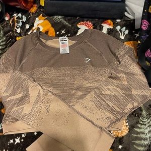 XL Gymshark long sleeve tops brown design and purple